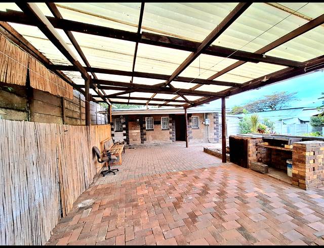 4 BEDROOM HOUSE FOR SALE IN BLUFF